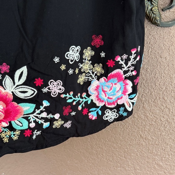 Savanna Jane Florel Black Top with Colorful Floral Embroidery - Picture 4 of 9